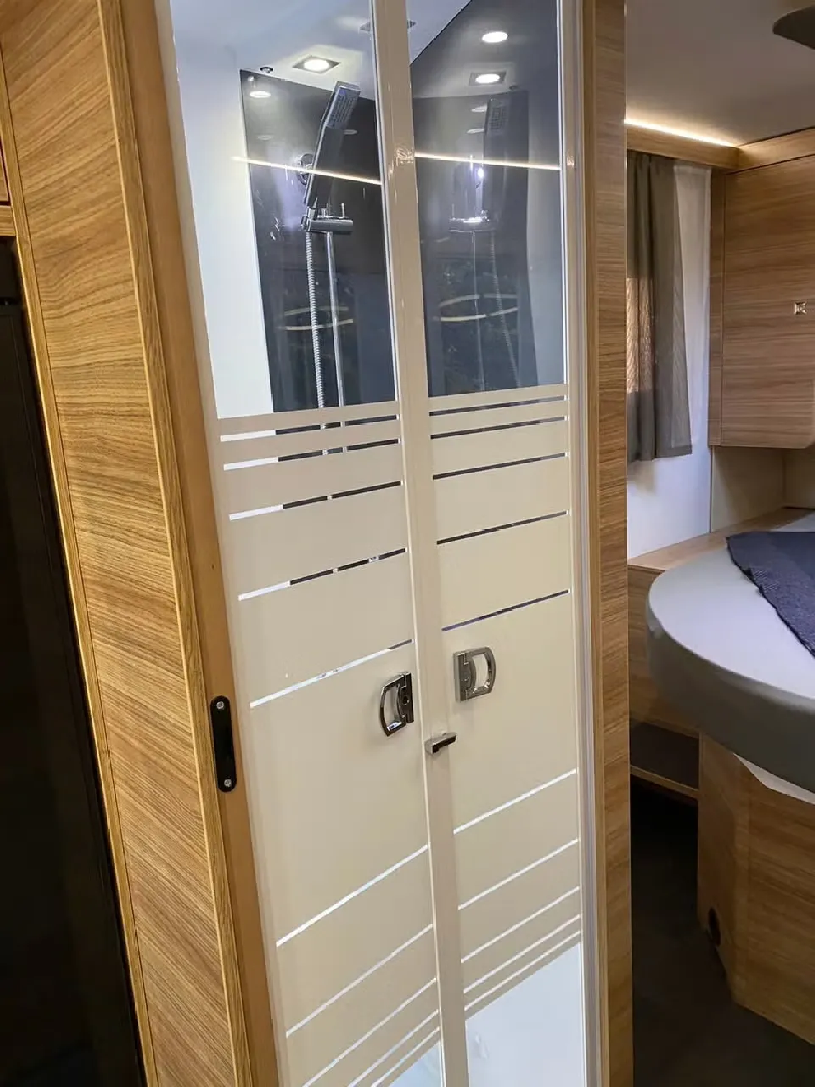 Adria 700 Sonic DC plus