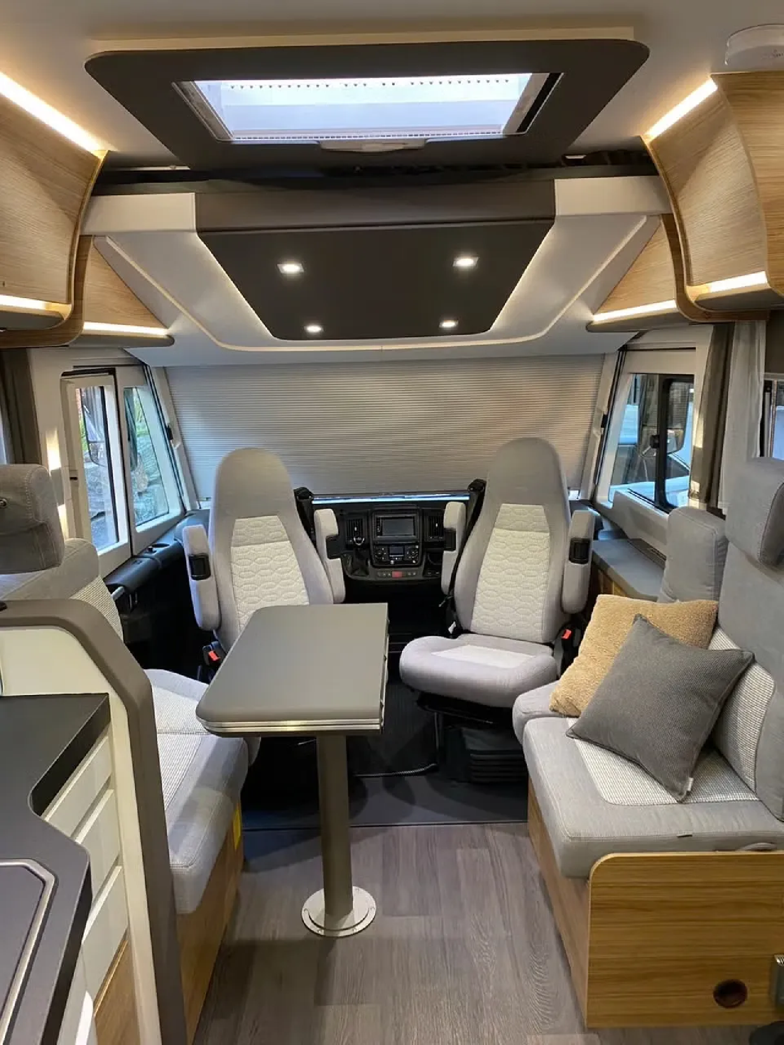 Adria 700 Sonic DC plus