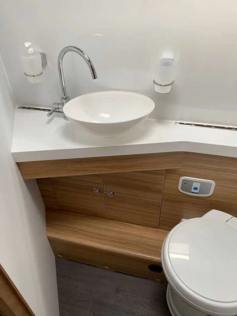 Adria 700 Sonic DC plus