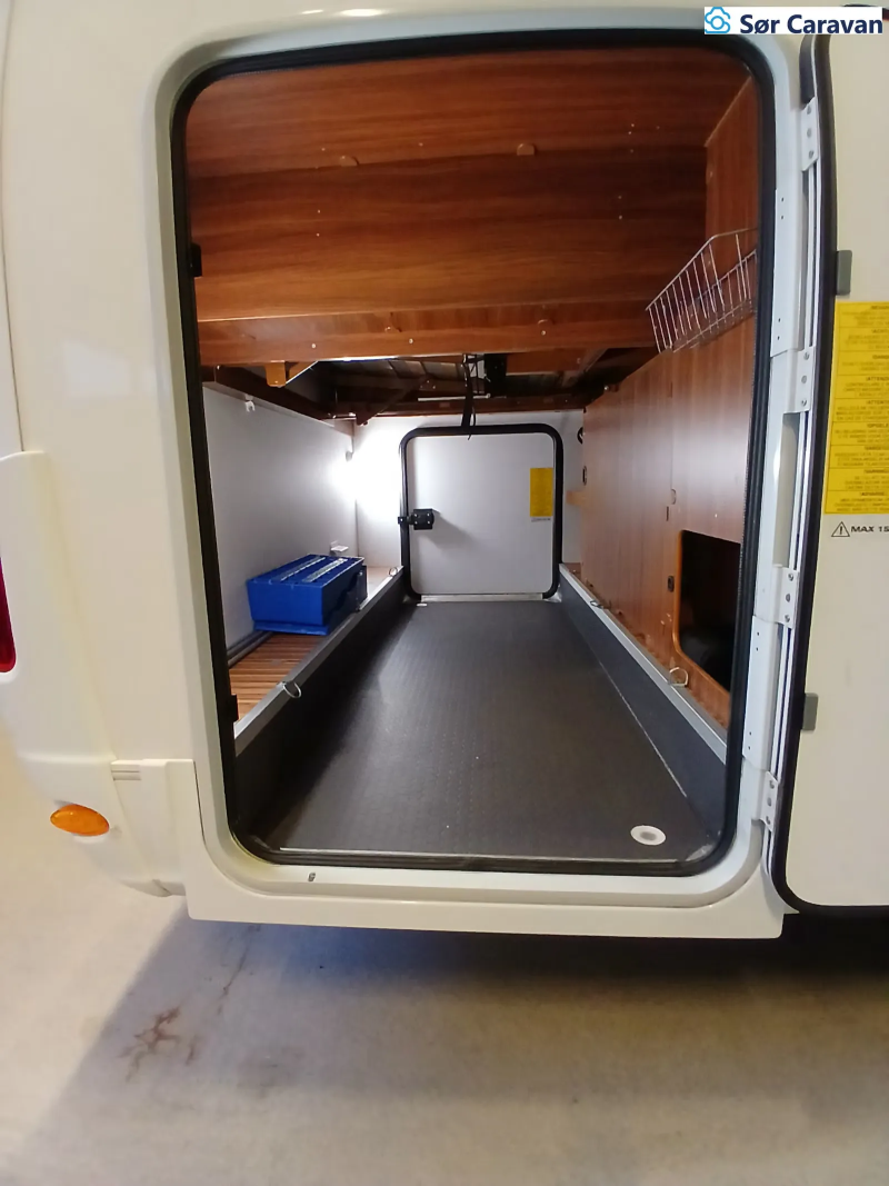 Adria Matrix M 670 SC