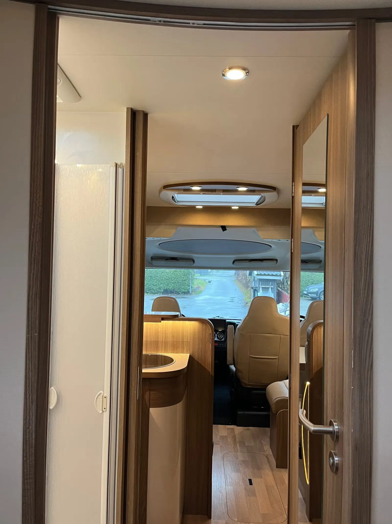 Rapido 8090DF ALKO 180 ch