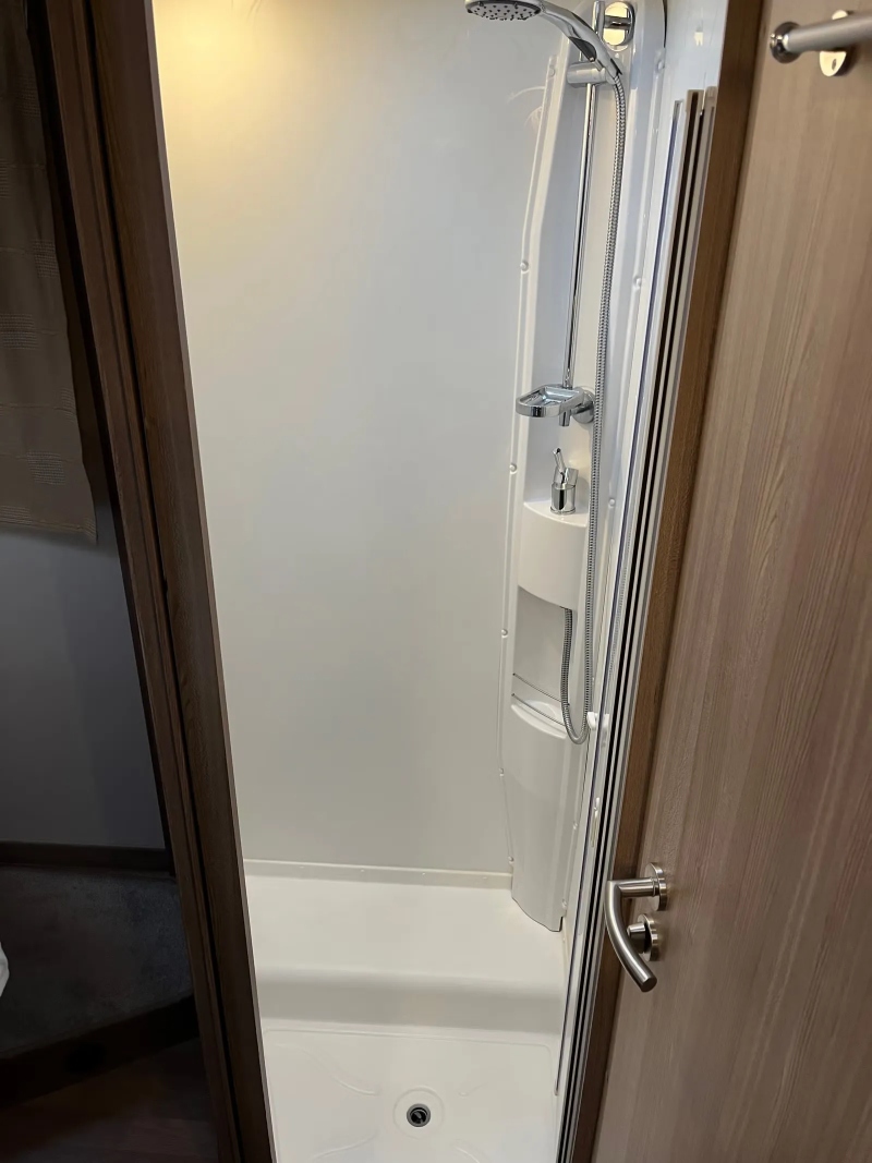 Rapido 8090DF ALKO 180 ch