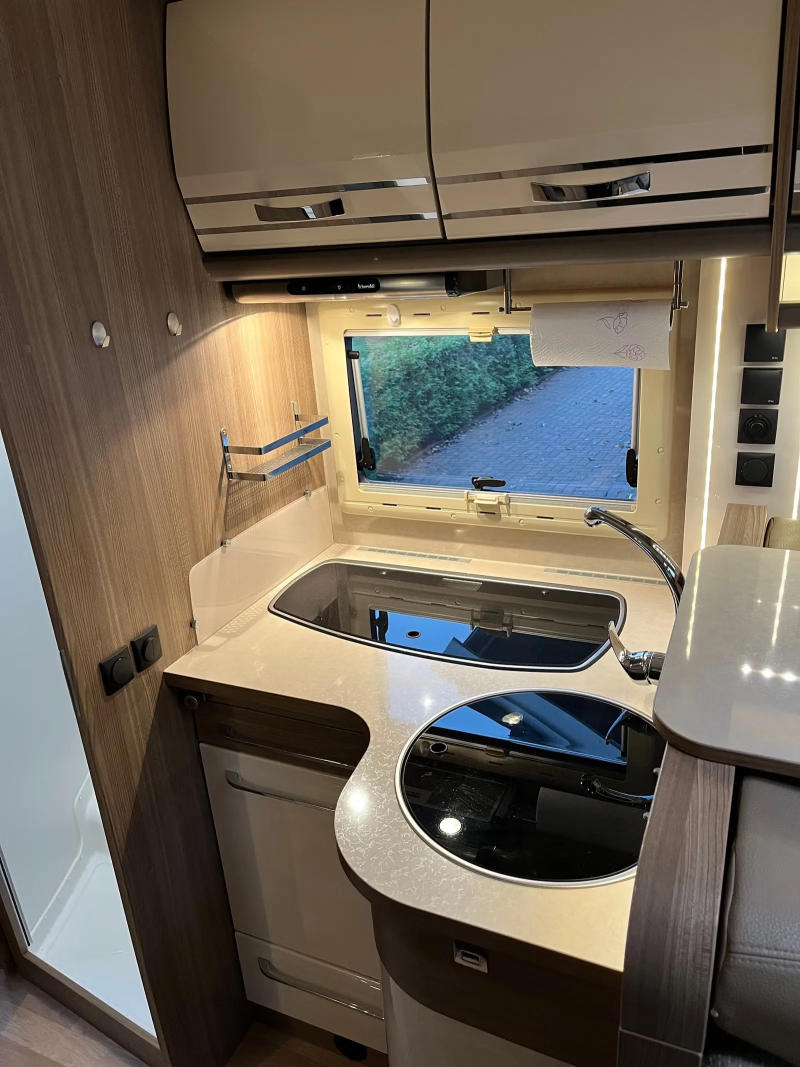 Rapido 8090DF ALKO 180 ch