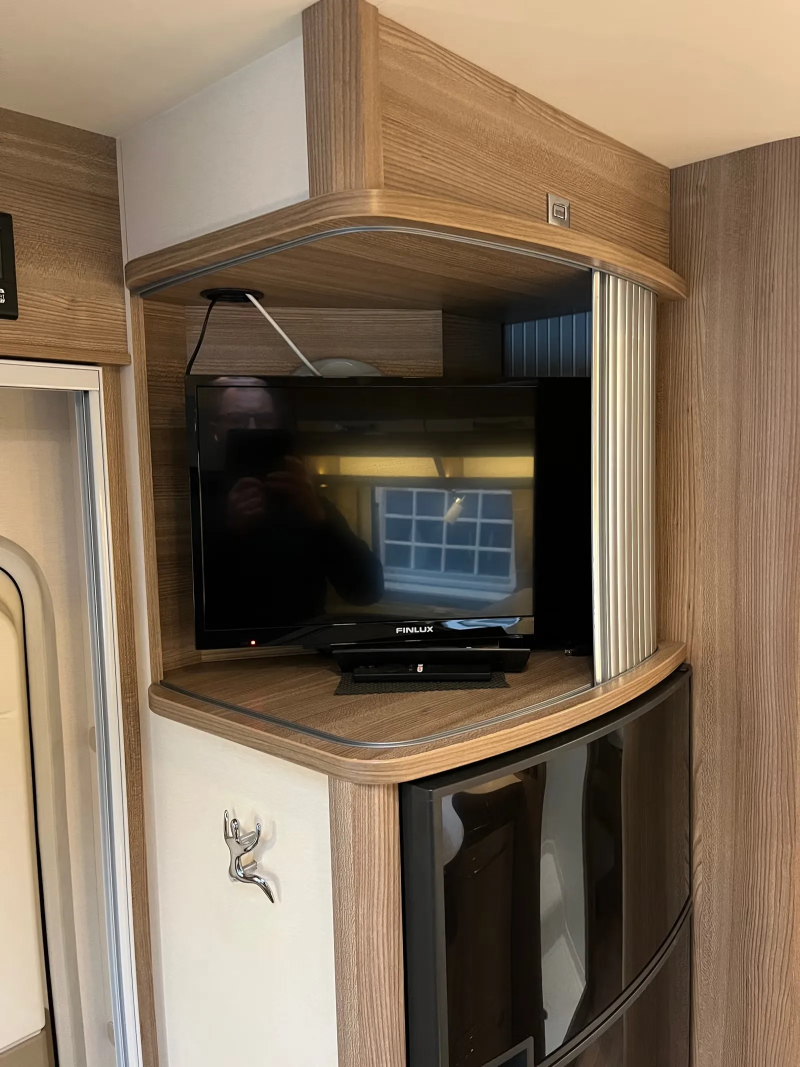 Rapido 8090DF ALKO 180 ch