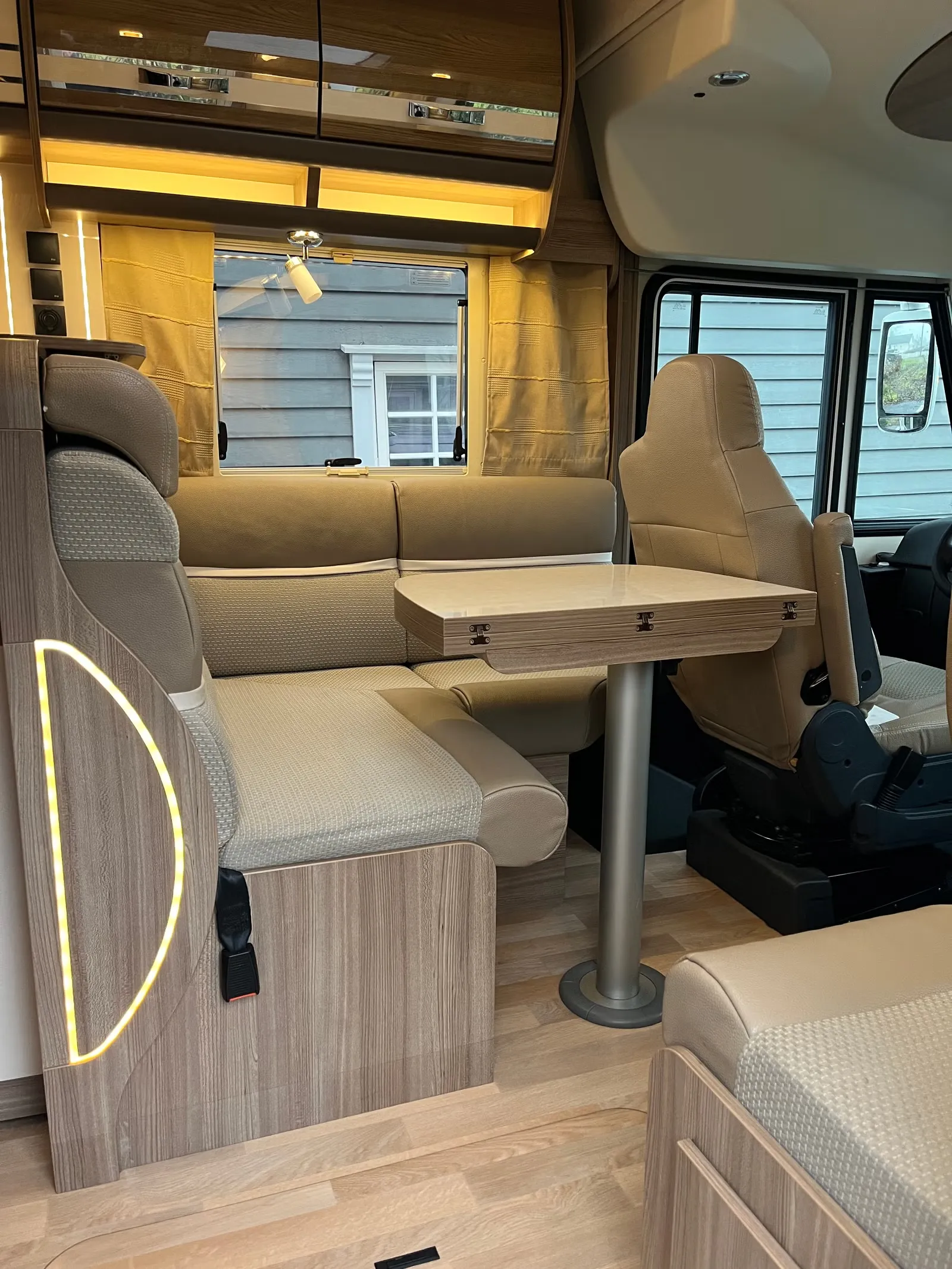 Rapido 8090DF ALKO 180 ch