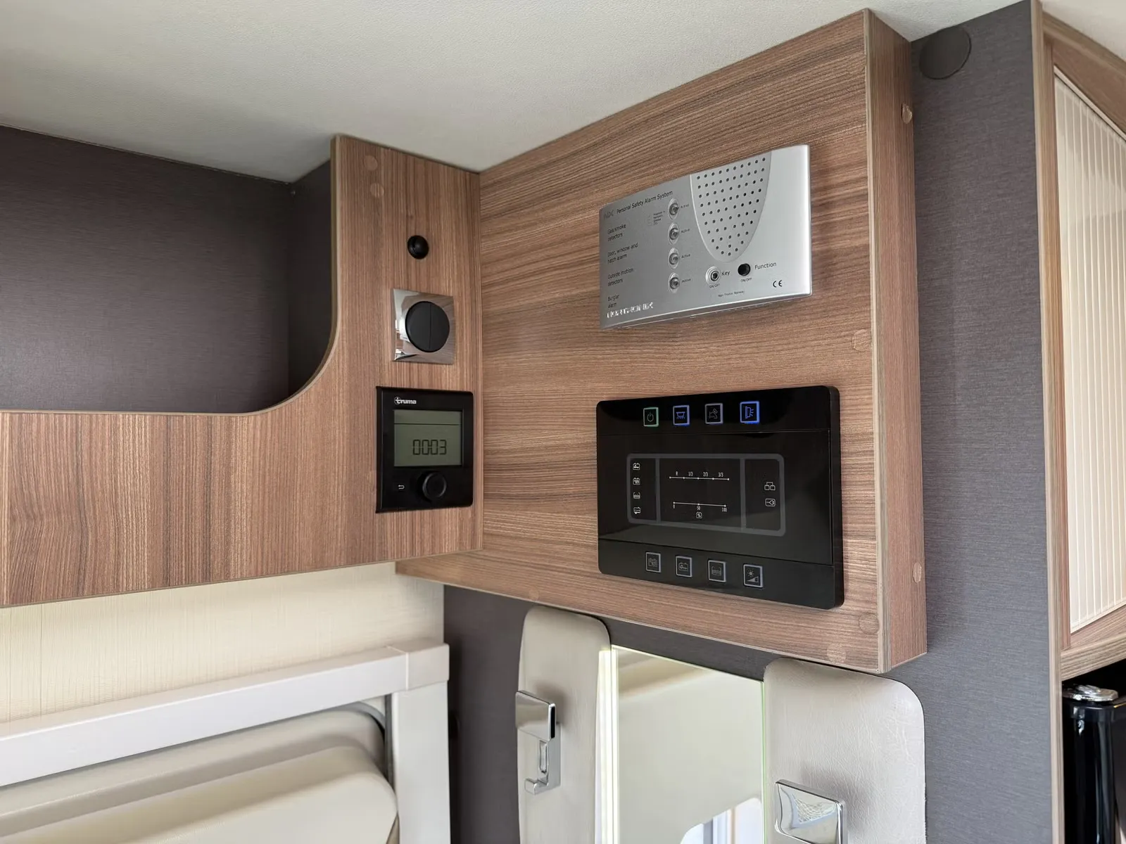 Challenger SIRIUS 3098