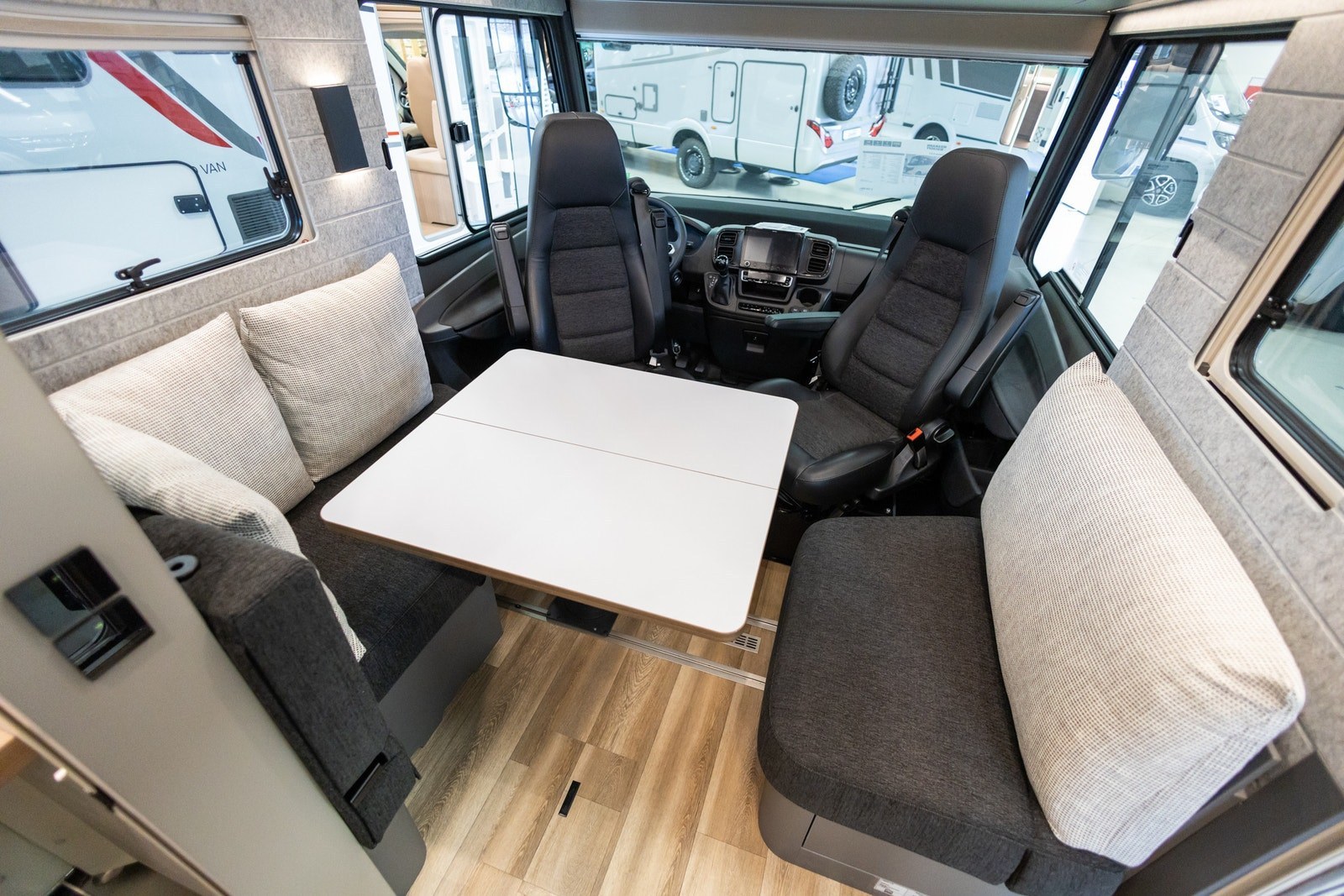 Niesmann-Bischoff iSmove 6.9 E