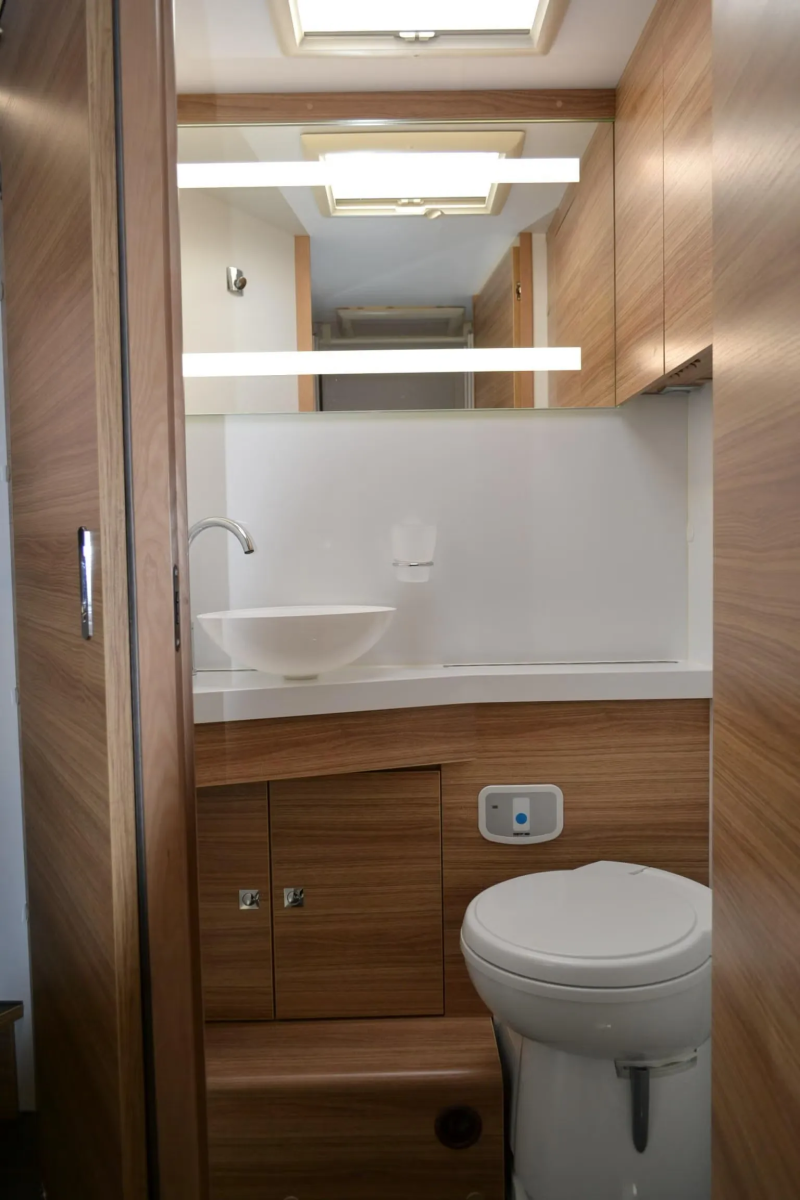 Adria Sonic I 700 DC