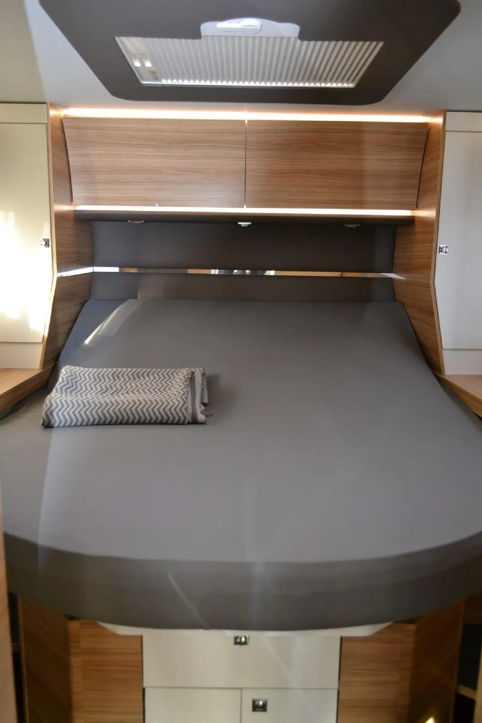 Adria Sonic I 700 DC