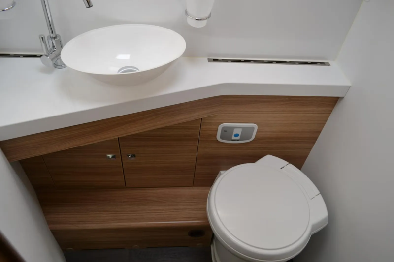 Adria Sonic I 700 DC