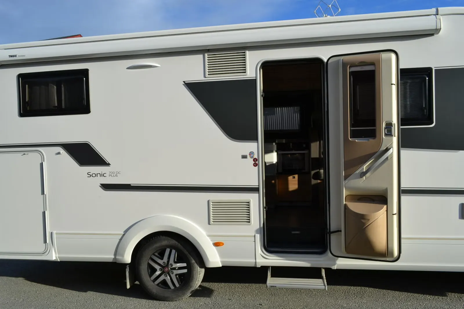 Adria Sonic I 700 DC