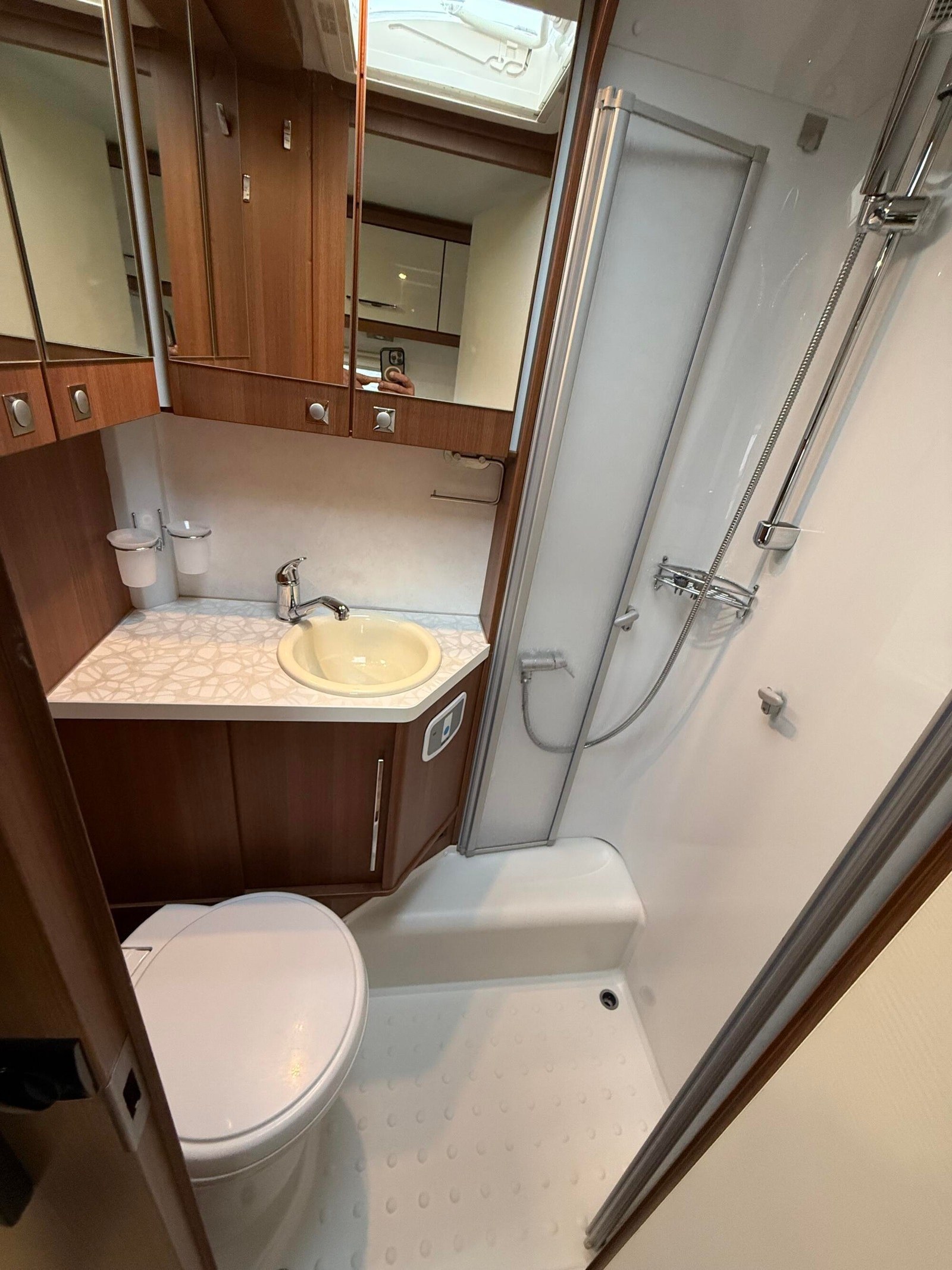 LMC Explorer Sportline 675 kaufen – Kroken Bobil AS