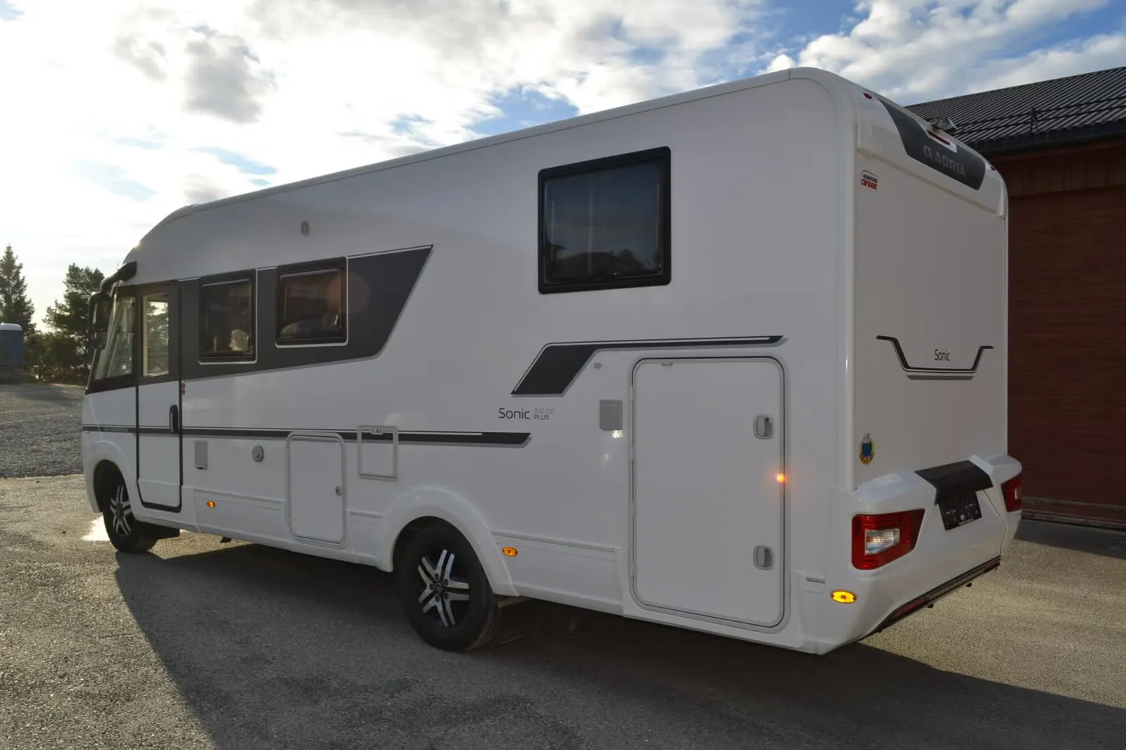 Adria Sonic I 700 DC