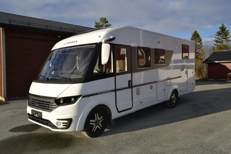 Adria Sonic I 700 DC