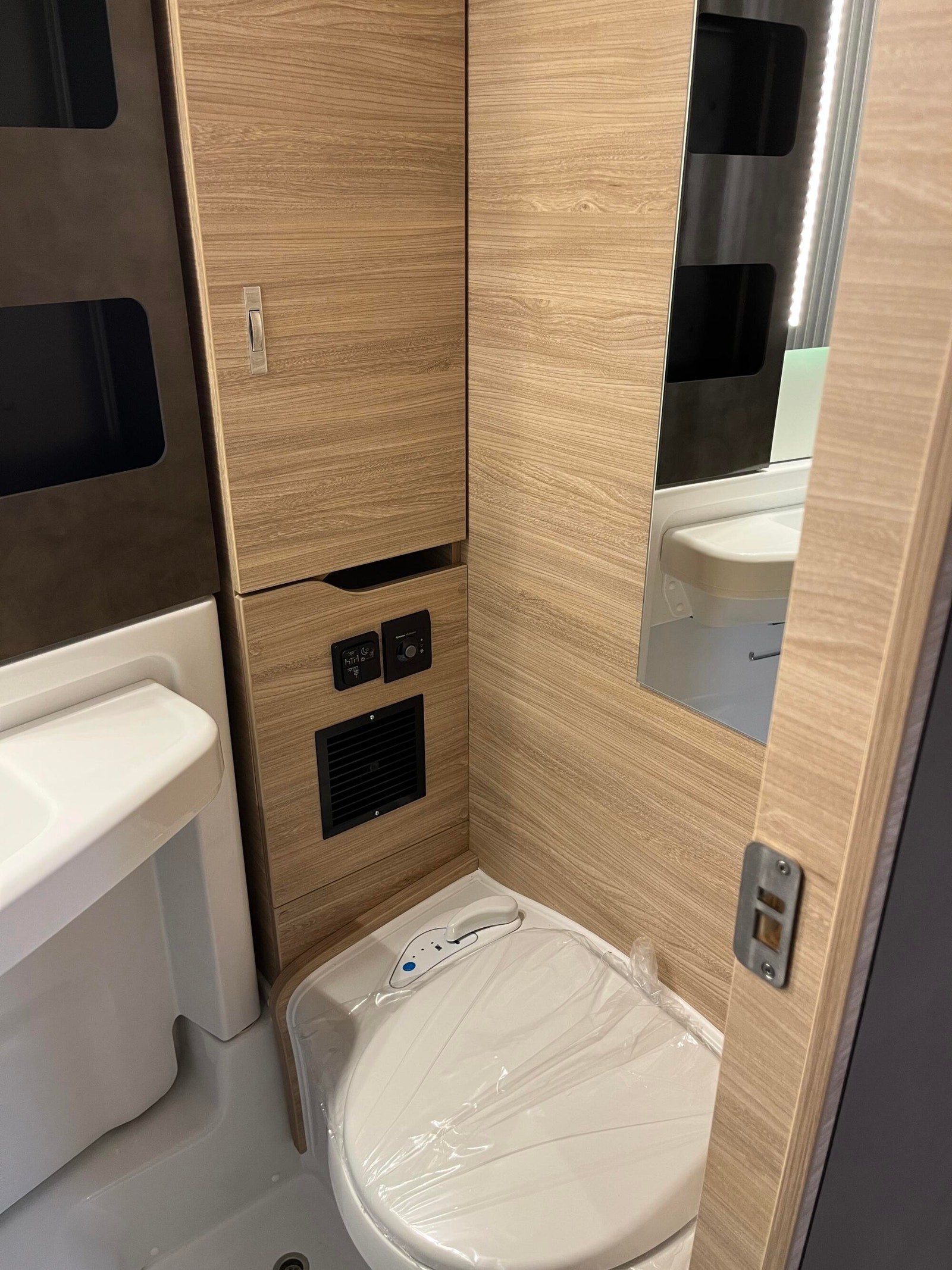 4X4 KNAUS VAN TI PLUS 650 MEG