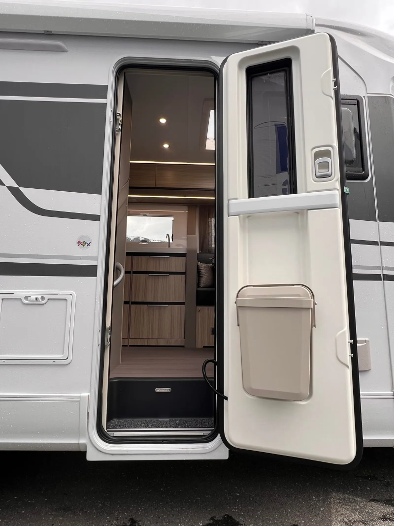 Adria Compact DL 2.2 / 140 ch