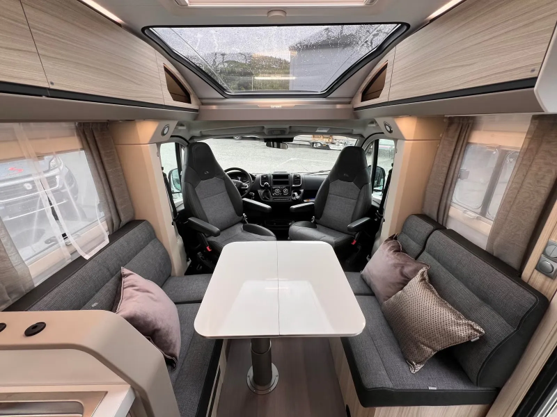 Adria Compact DL 2.2 / 140 ch