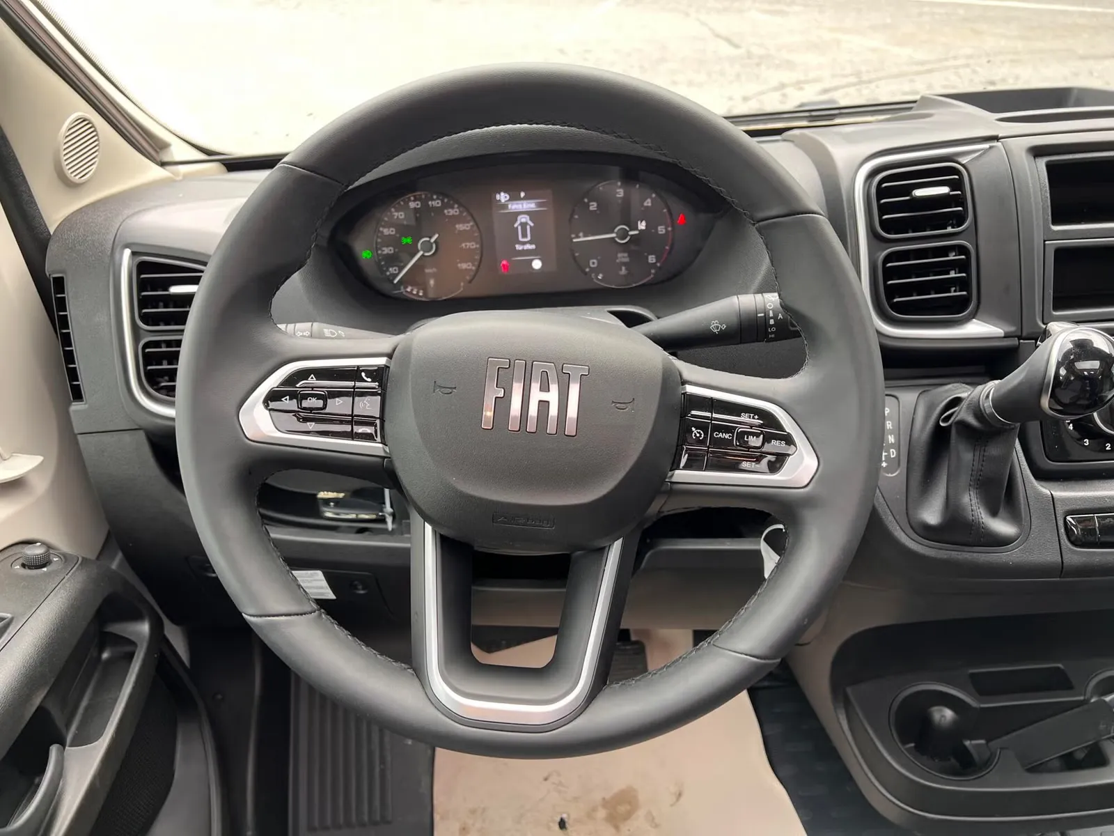 Adria Compact DL 2.2 / 140 ch