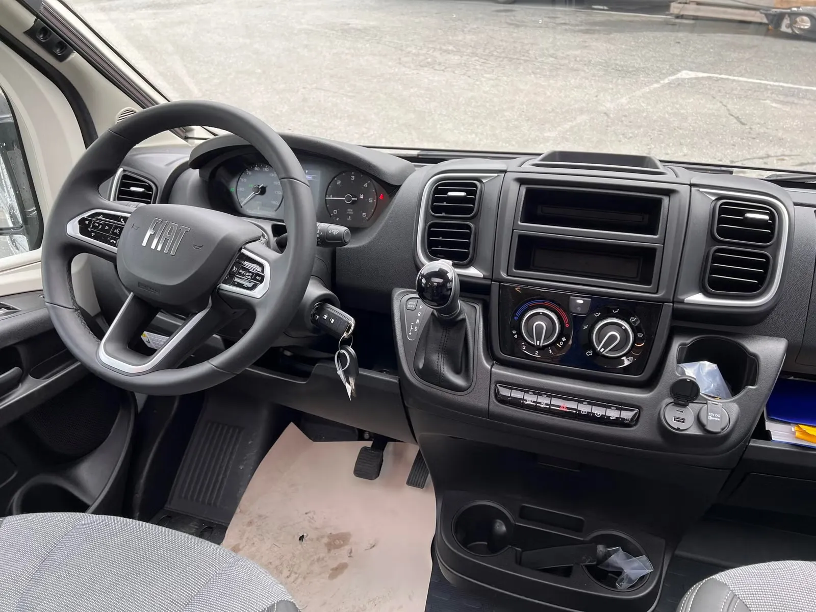 Adria Compact DL 2.2 / 140 ch