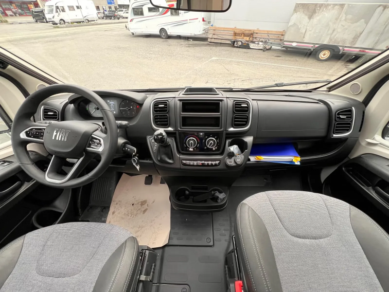 Adria Compact DL 2.2 / 140 ch