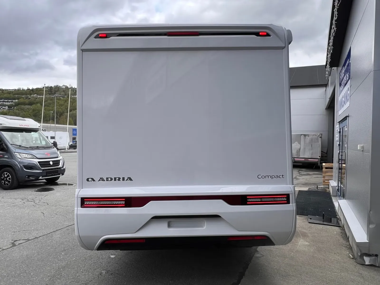 Adria Compact DL 2.2 / 140 ch