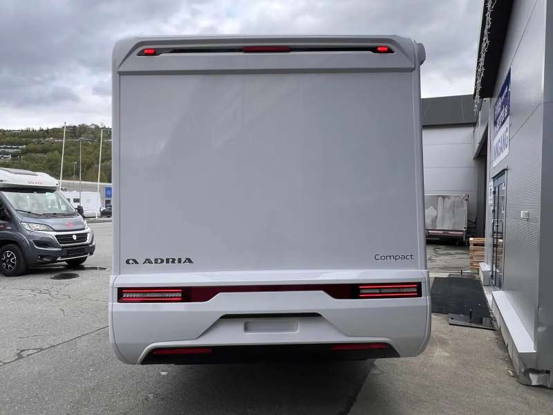 Adria Compact DL 2.2 / 140 ch