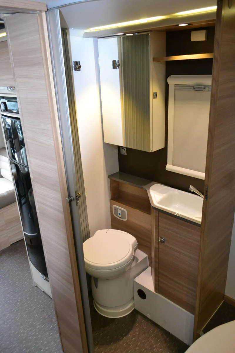 Adria Matrix M 670 SC