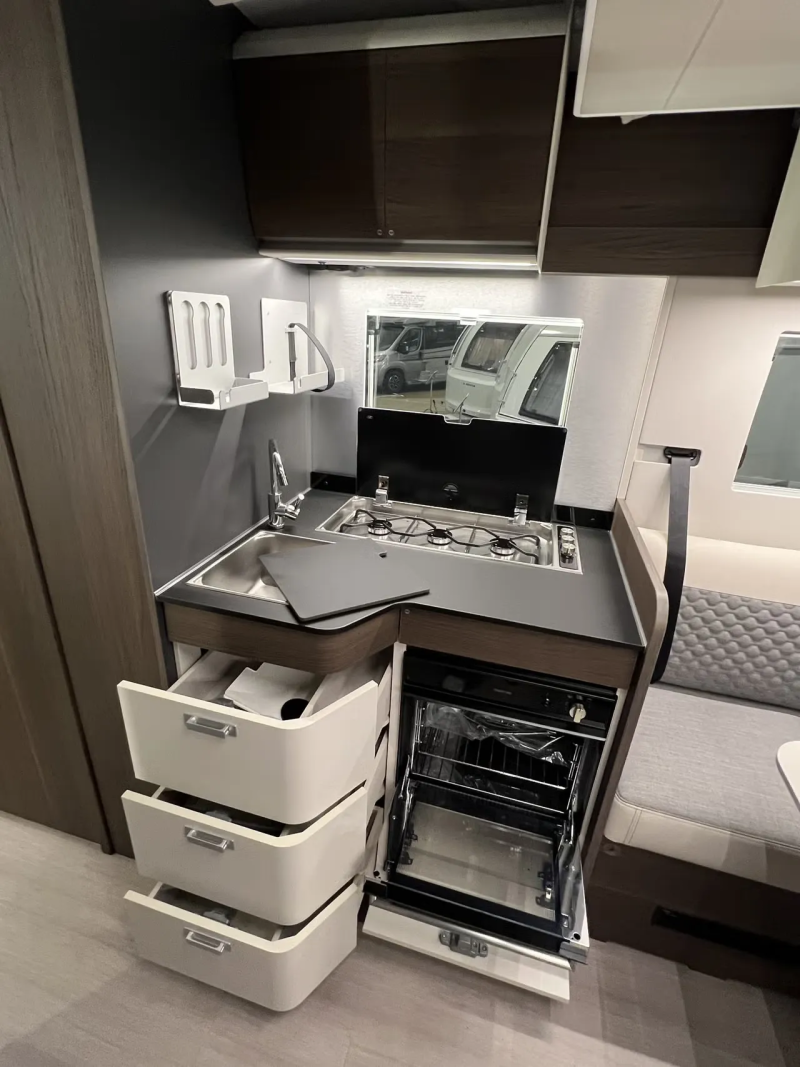 Adria MATRIX SUPREME 670 DL