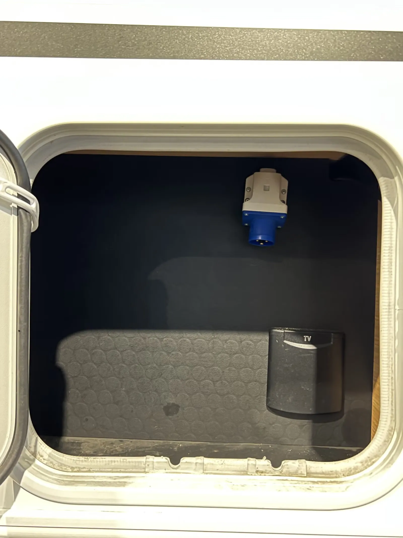 Adria Matrix Plus 670 SL