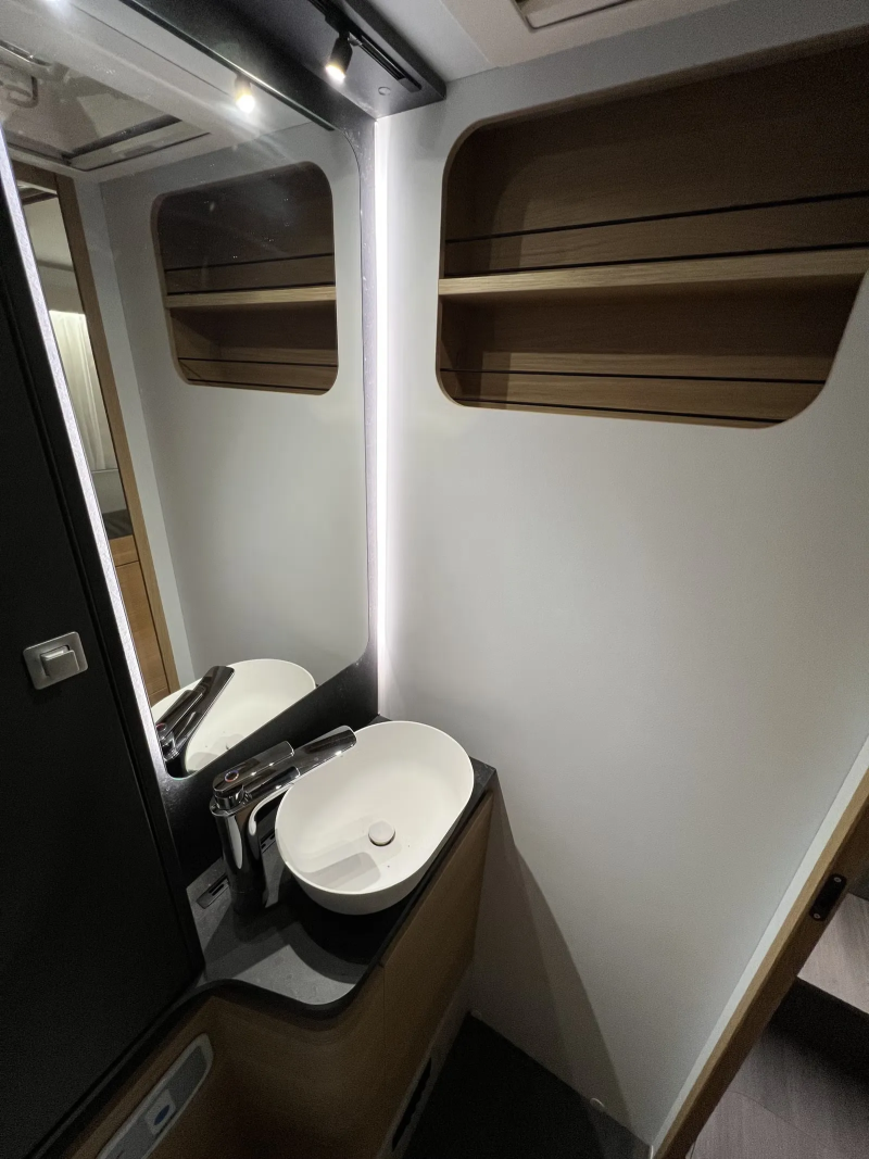 Adria Matrix Plus 670 SL