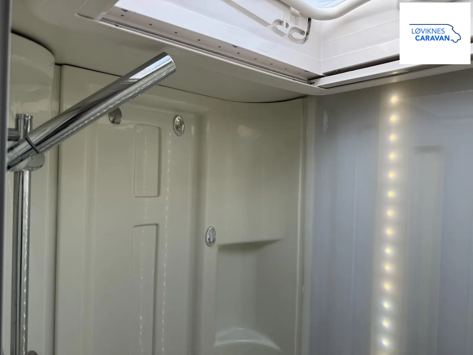 Adria MATRIX SUPREME M 677