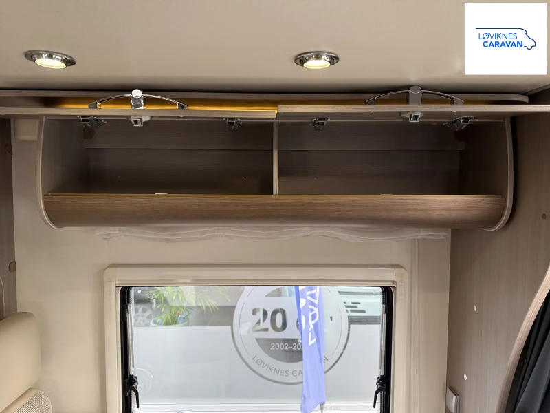 Adria MATRIX SUPREME M 677