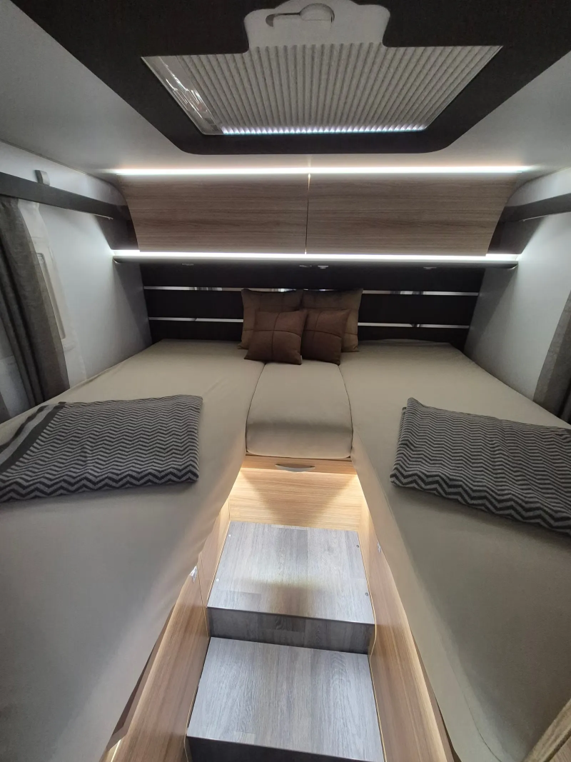 Adria Sonic i 700 SL