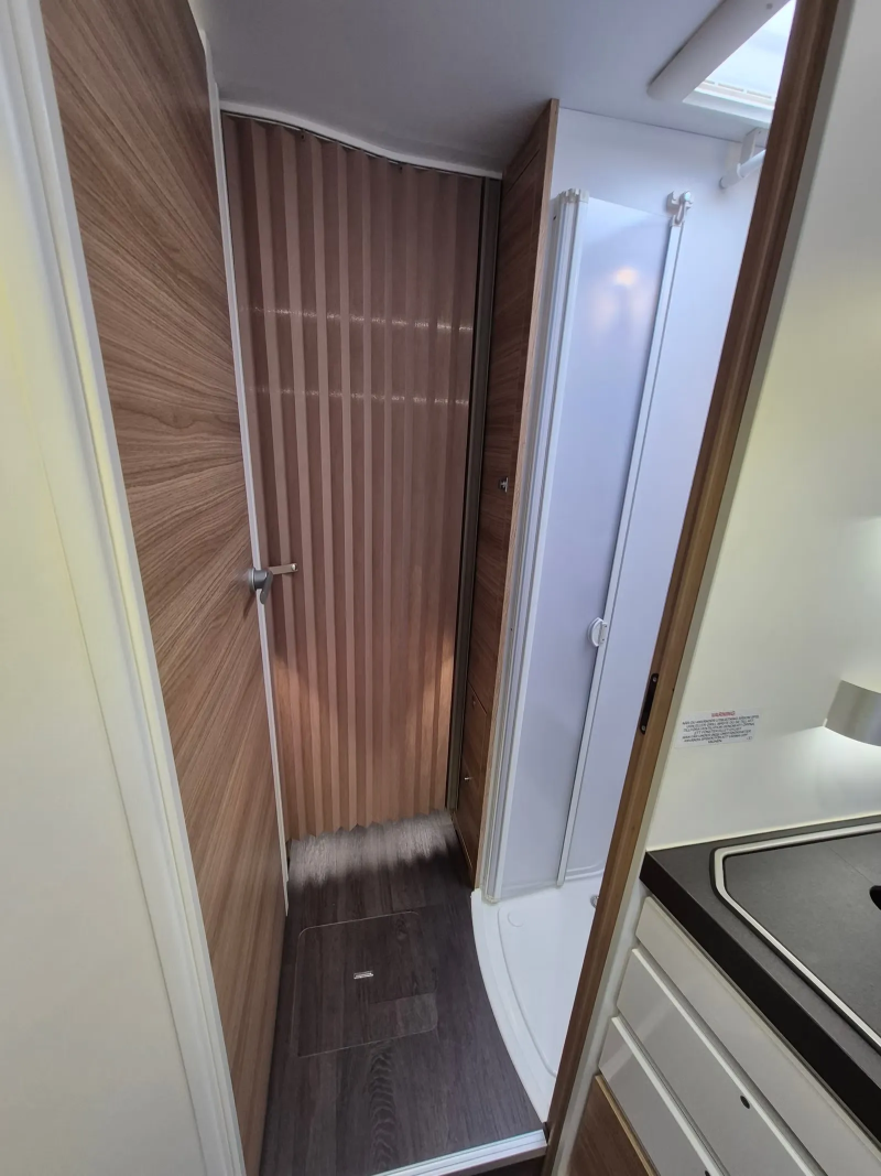 Adria Sonic i 700 SL