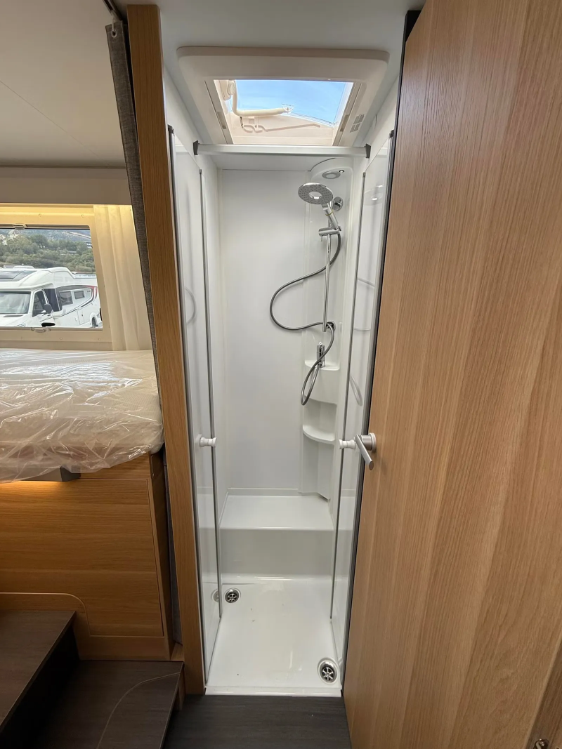 Adria Coral Axess 670 SL