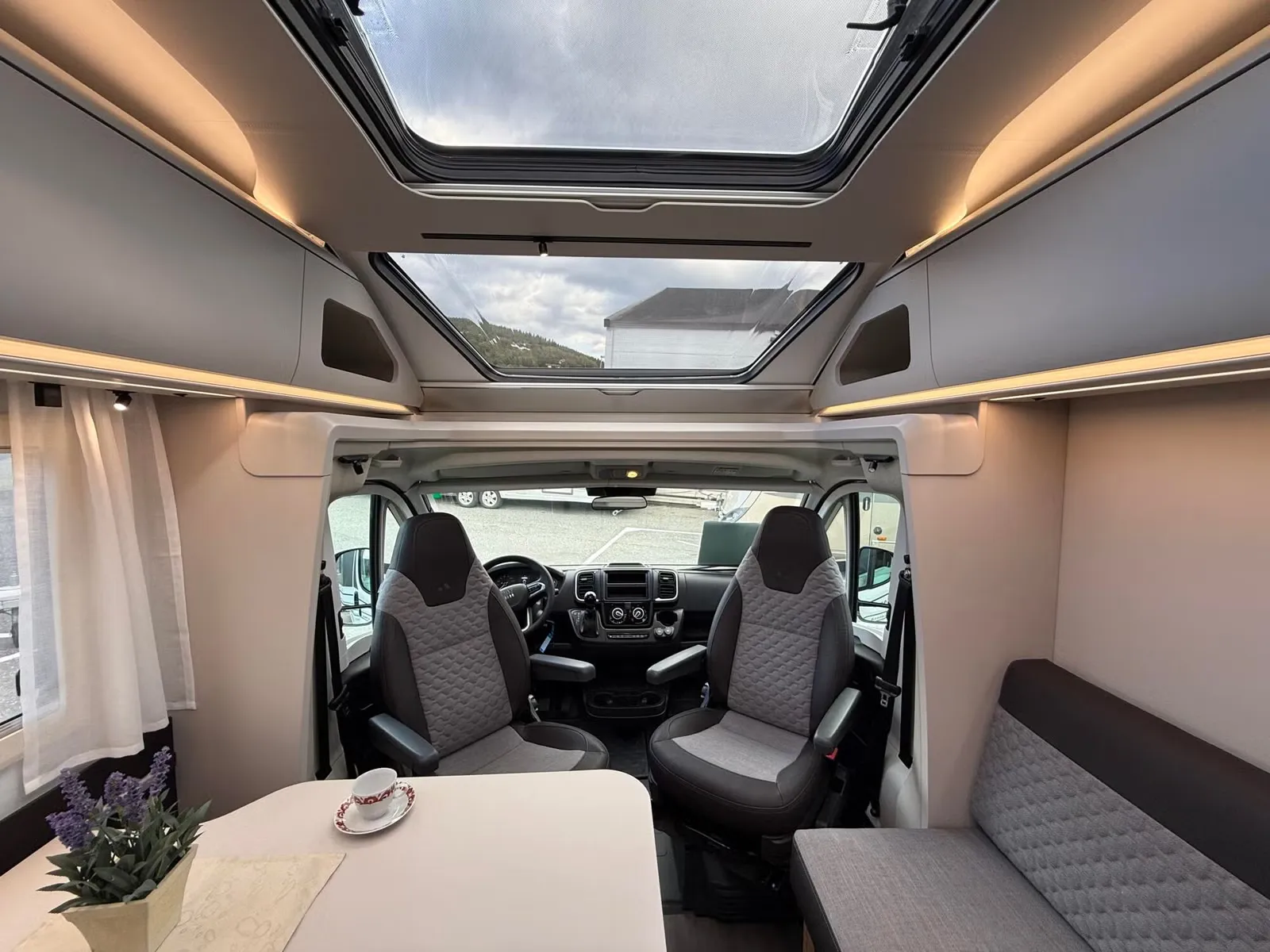 Adria Coral Axess 670 SL