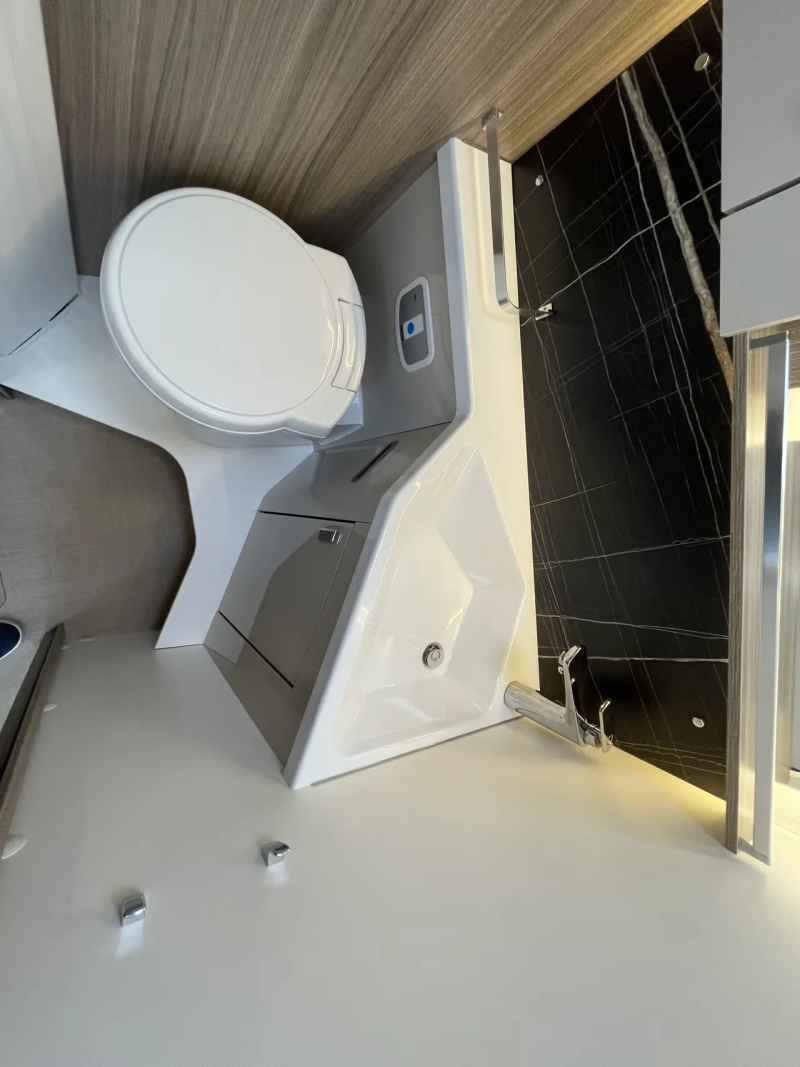 Bürstner Lyseo I 736