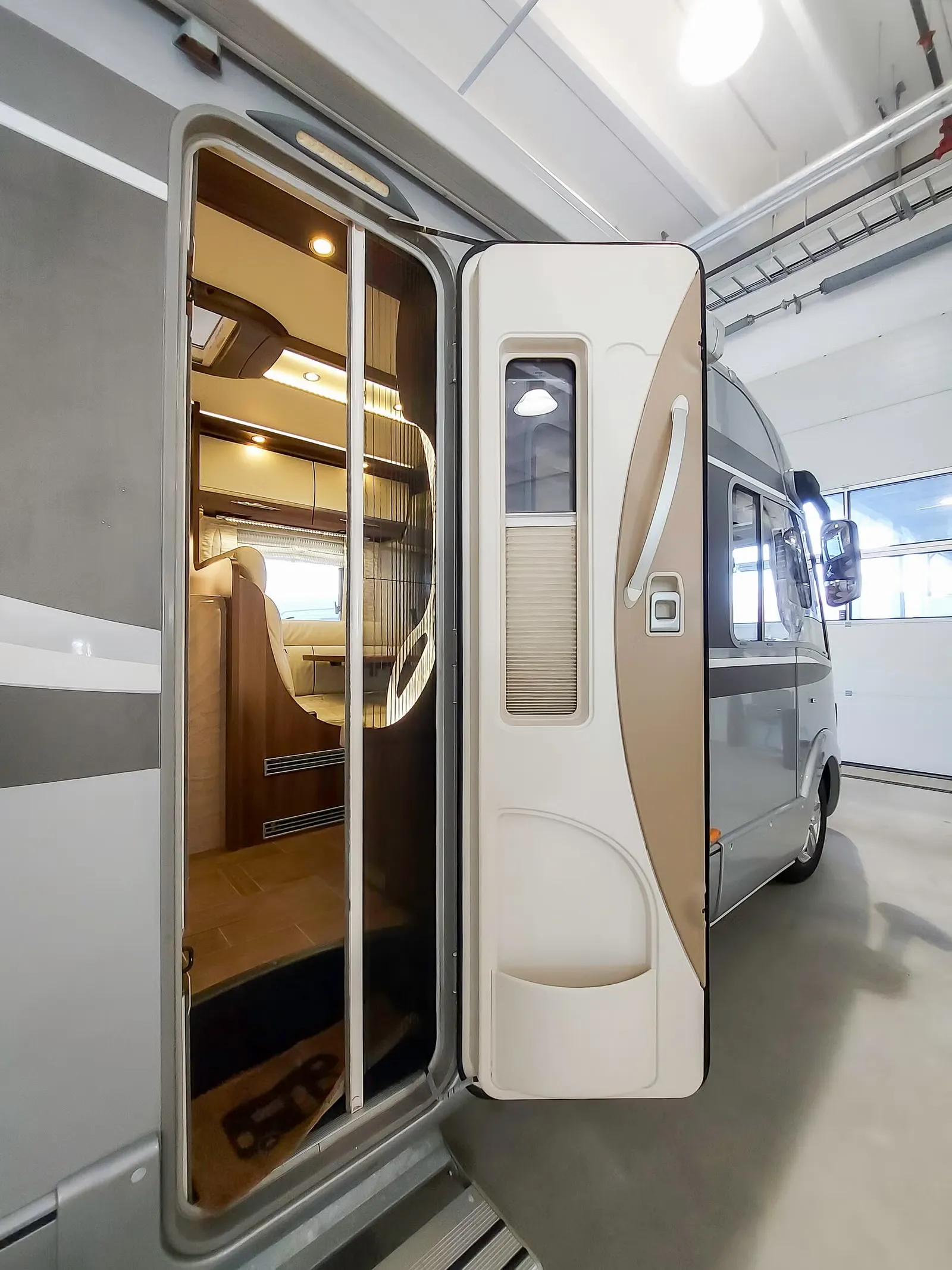 Bürstner I 890 Élégance