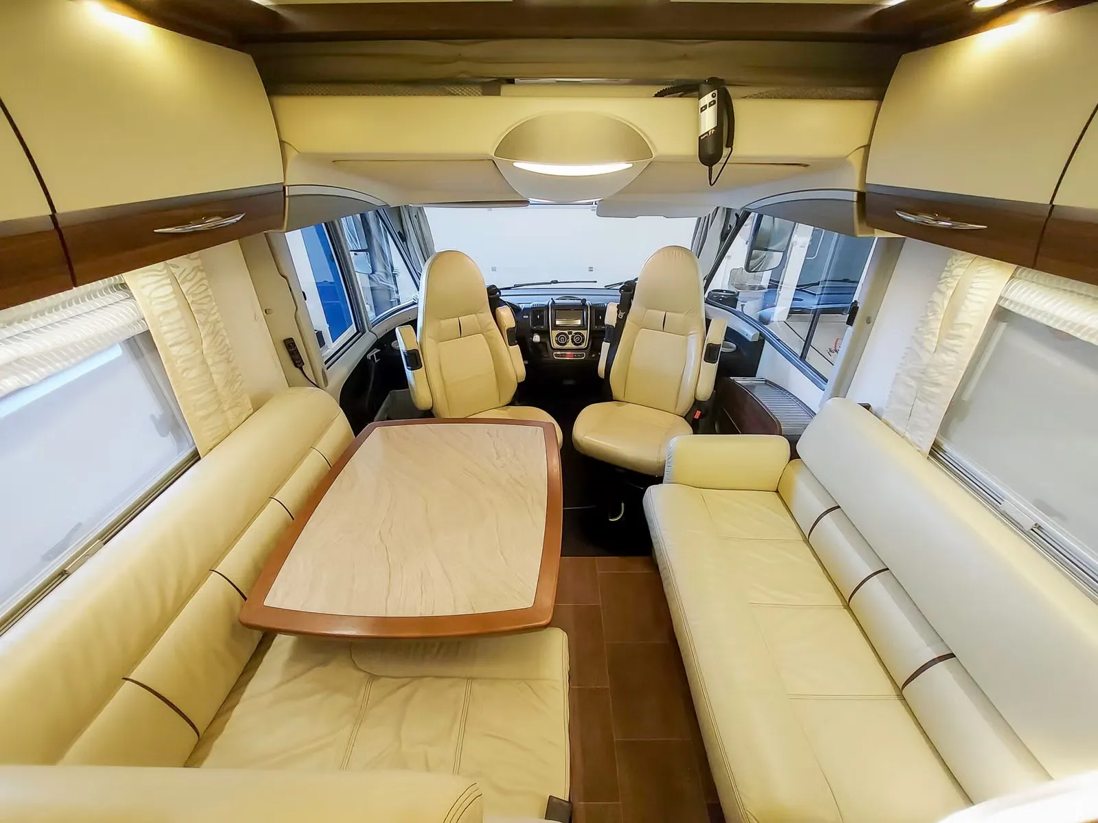 Bürstner I 890 Élégance