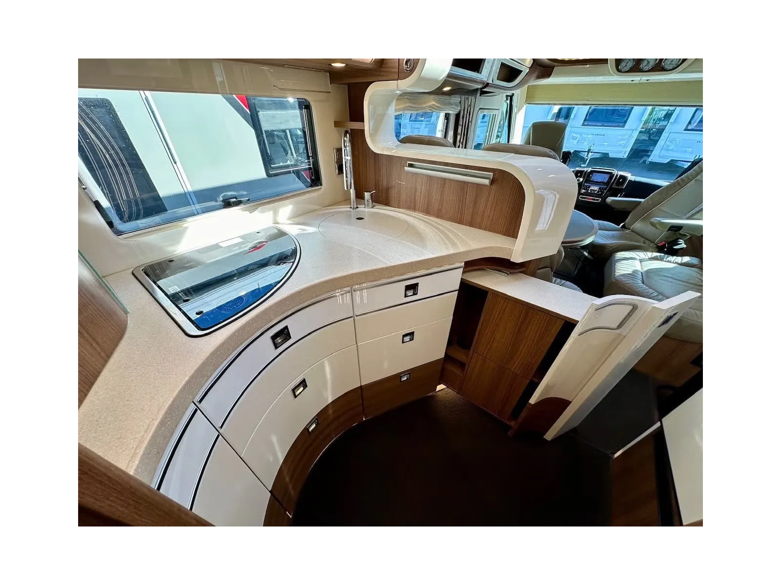 Carthago CHIC E-LINE 50LE HPC