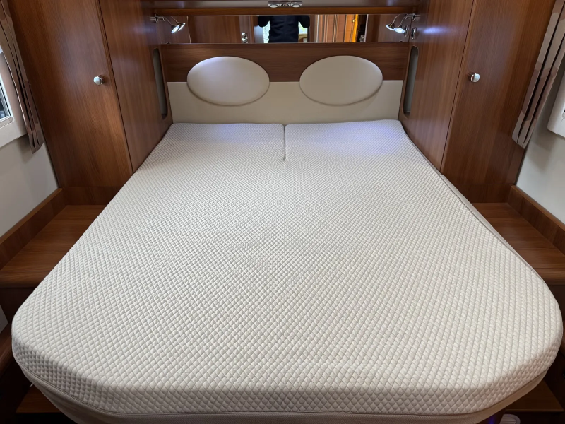 Carthago Chic E-Line I51QB Li