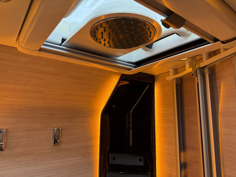 Carthago Chic E-Line I51QB Li