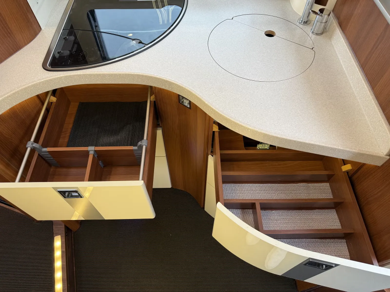 Carthago Chic E-Line I51QB Li