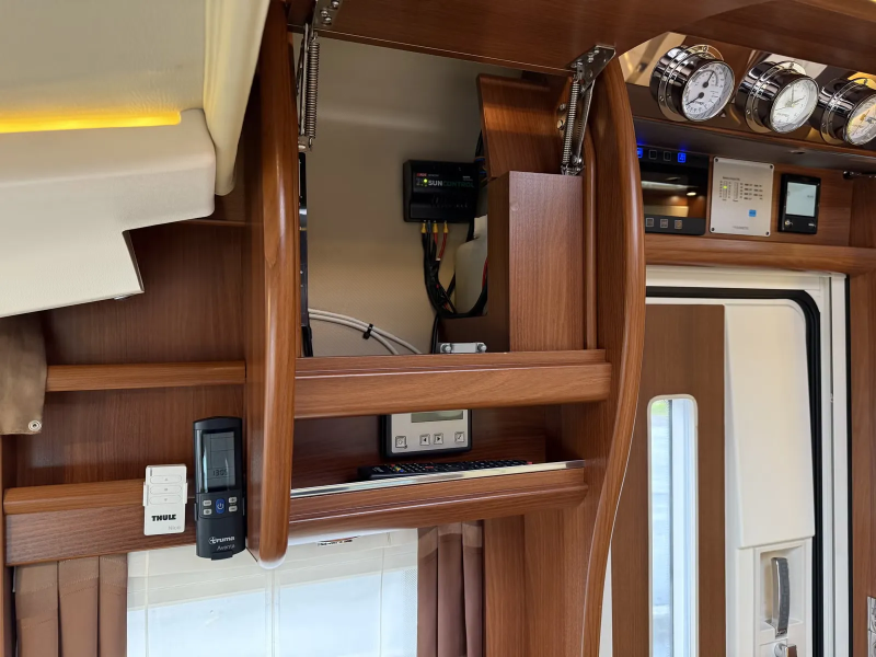 Carthago Chic E-Line I51QB Li