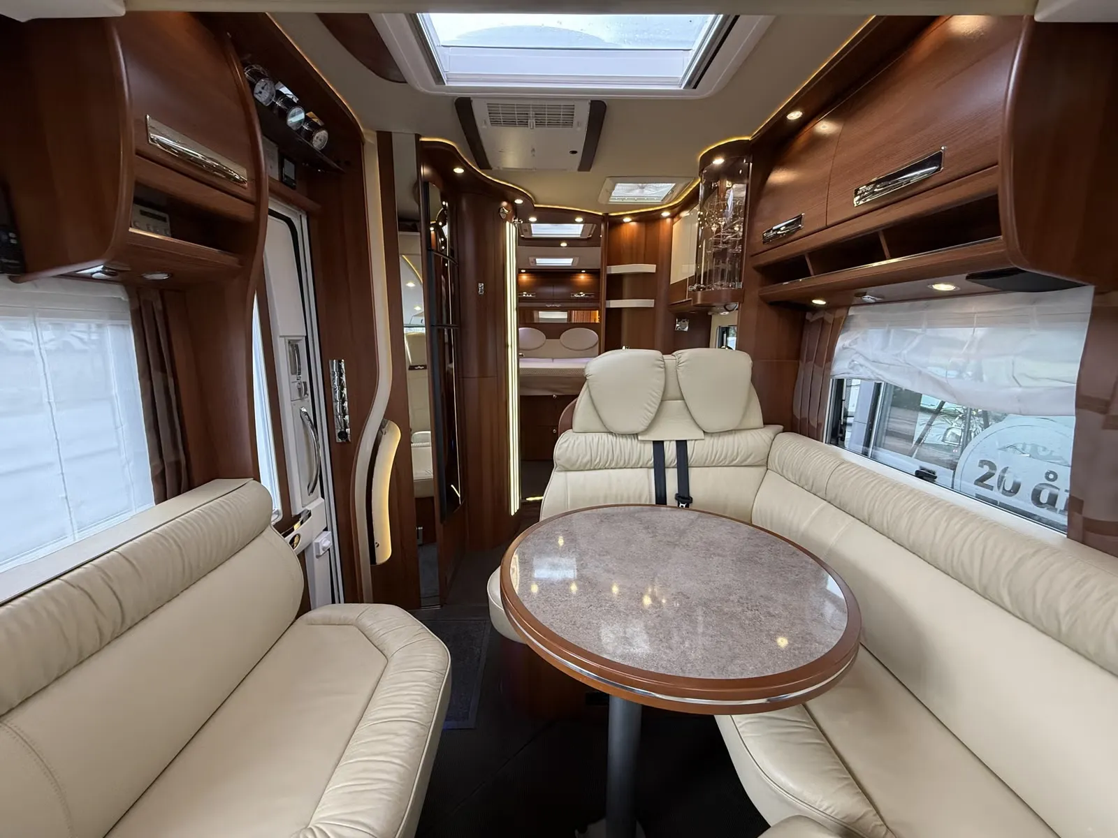 Carthago Chic E-Line I51QB Li