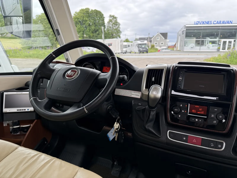 Carthago Chic E-Line I51QB Li