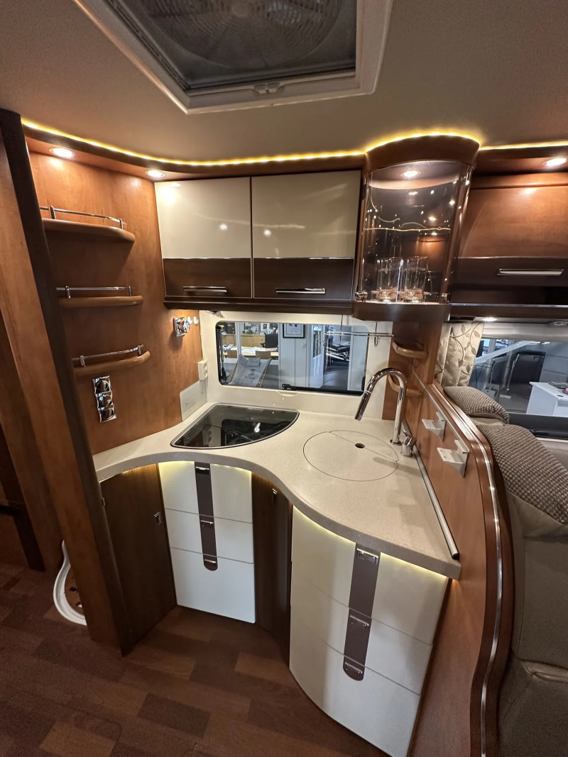 Carthago CHIC C-LINE XL 5.8