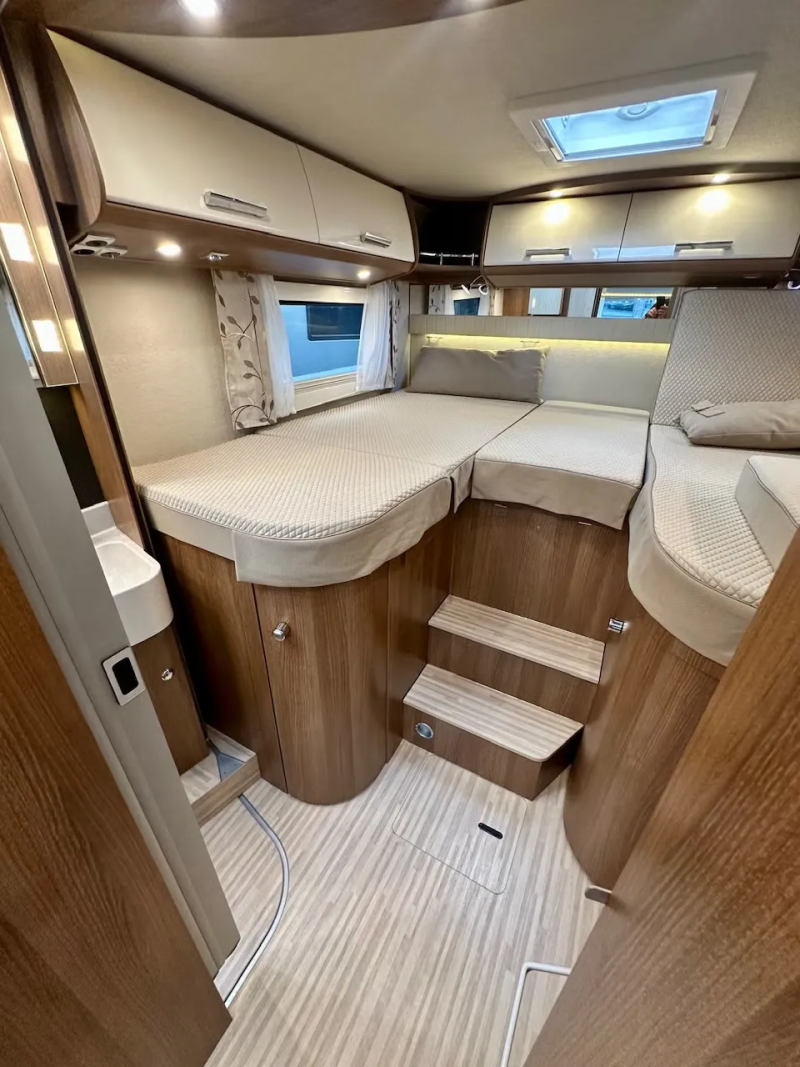 Carthago C - TOURS EN 144 LE