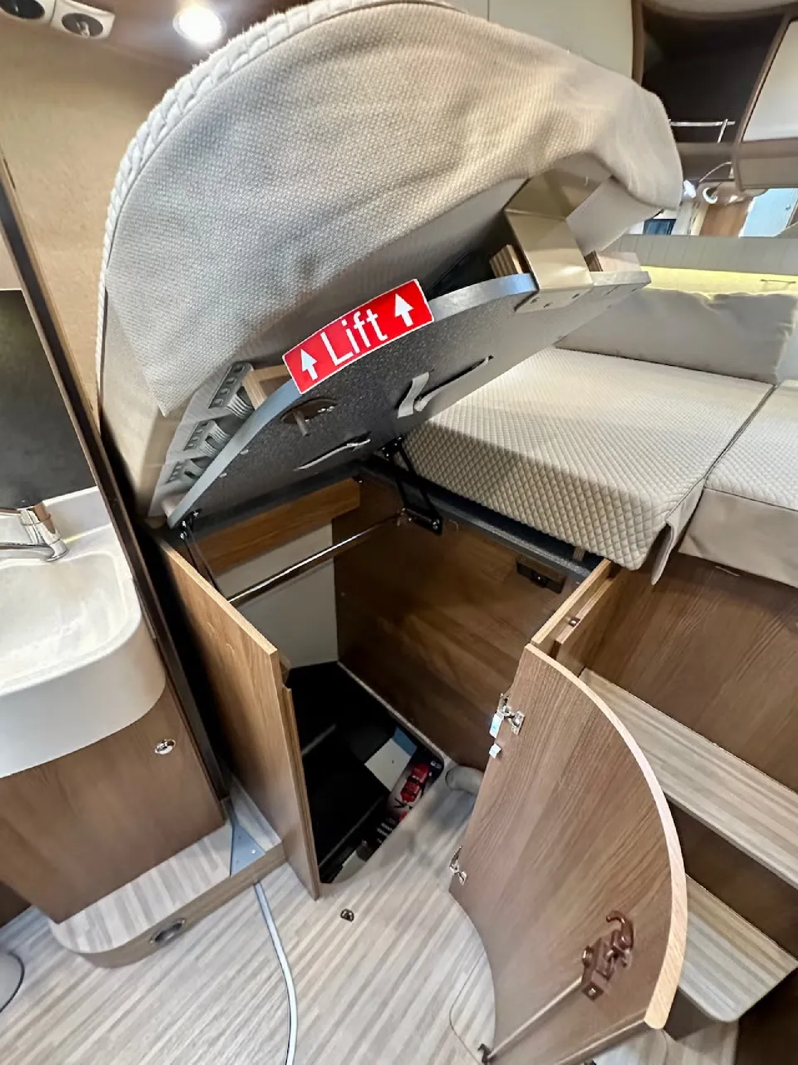 Carthago C - TOURS EN 144 LE