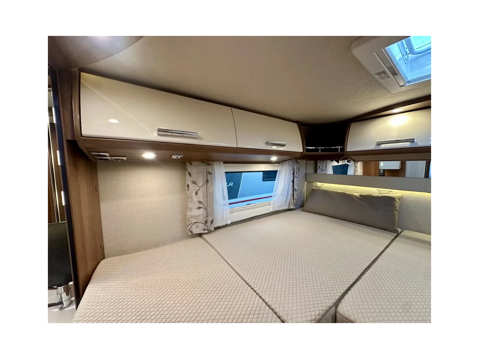 Carthago C - TOURS EN 144 LE